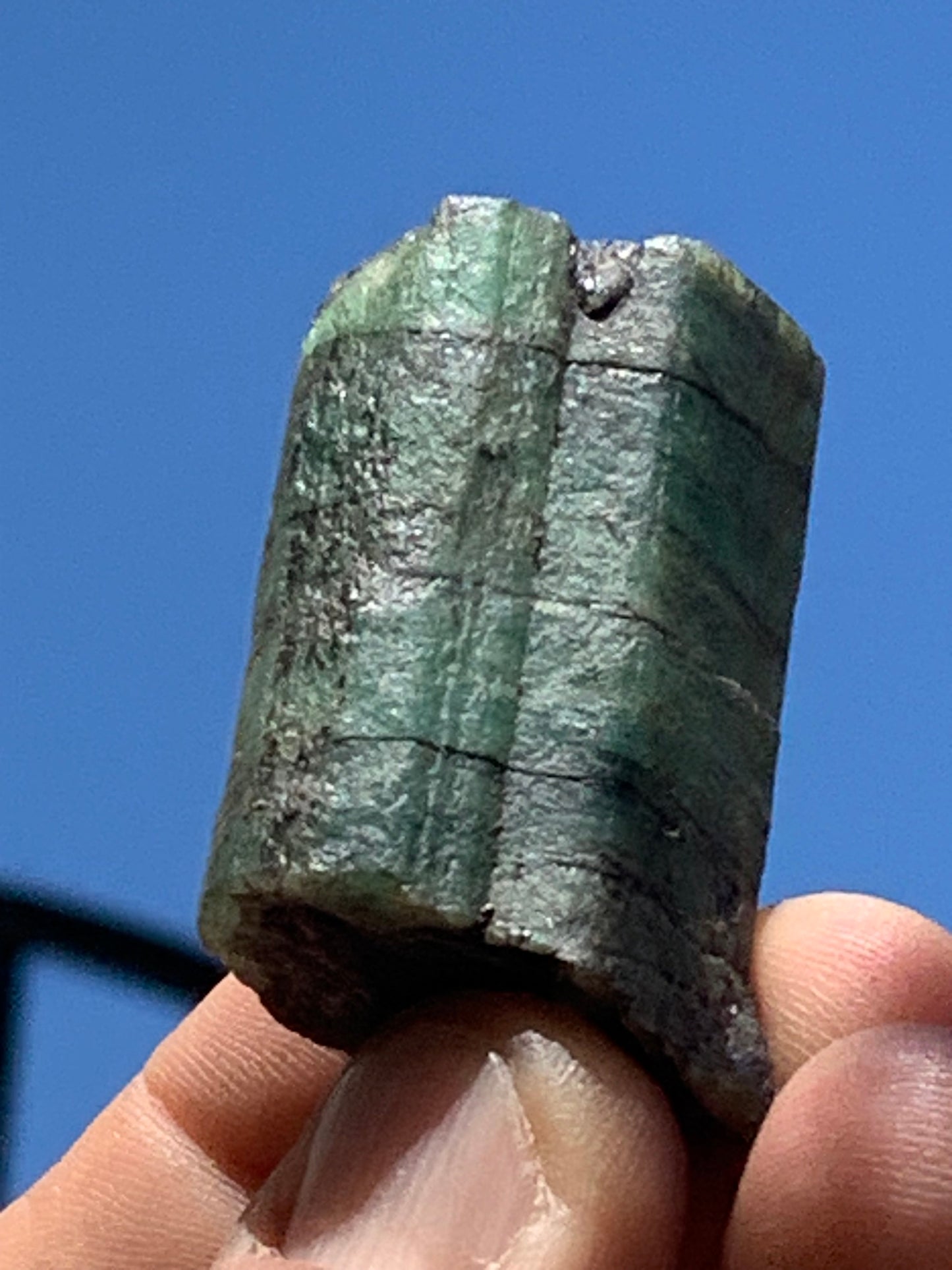 Émeraude, pièce brute de 43mm x 26 x 21 - 42,2 grammes. Parfait en collection, bijouterie, exposition...