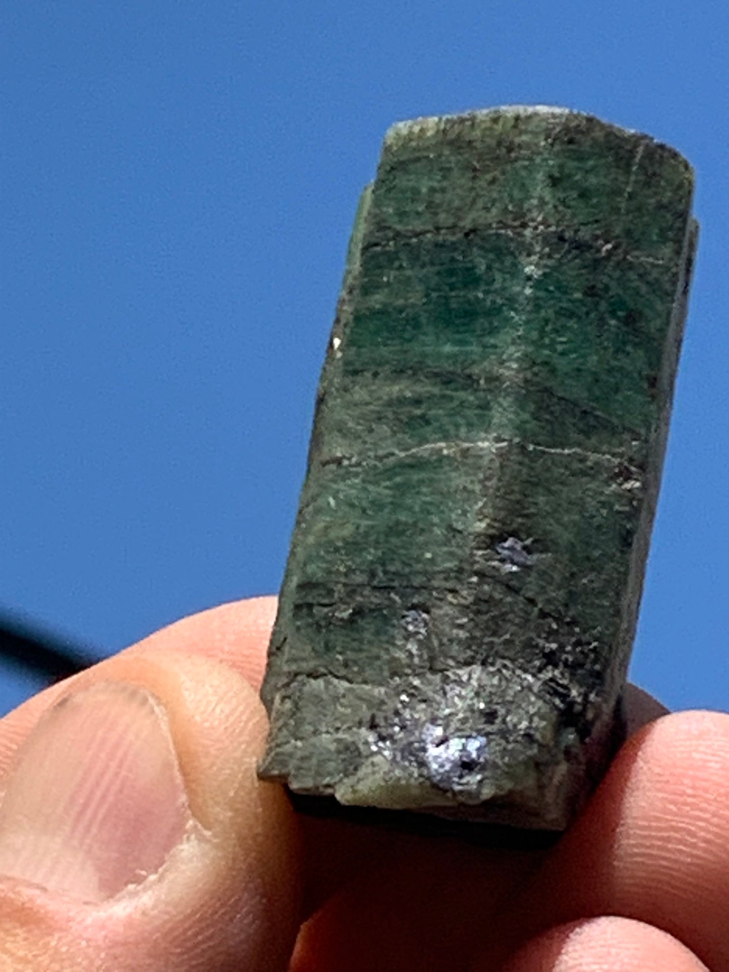 Émeraude, pièce brute de 43mm x 26 x 21 - 42,2 grammes. Parfait en collection, bijouterie, exposition...