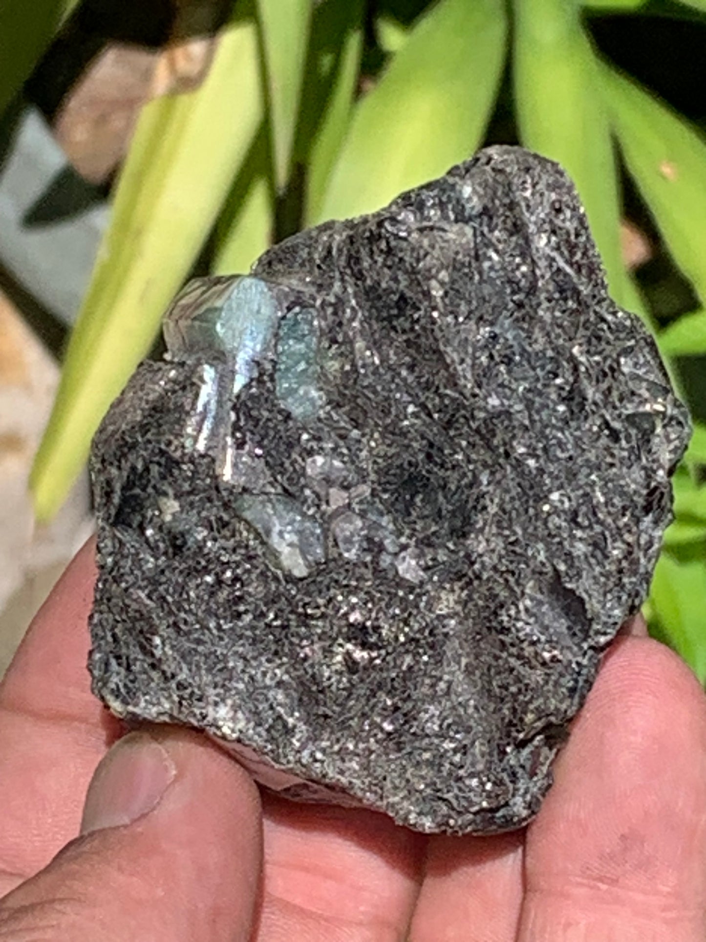 Émeraude, macle avec 2 belles pièces d'Emeraude de 75mm x 55 x 40 - 219 grammes. Parfait en collection, bijouterie, exposition...