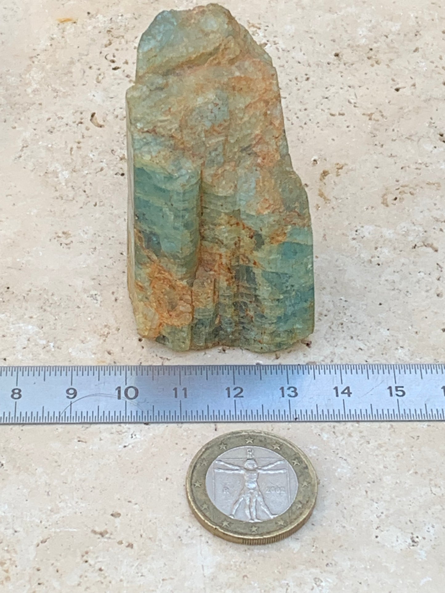 Béryl bleu, spécimen de 58mm x 37 x 33 - 104,4 grammes. Parfait en collection, exposition, lithothérapie...