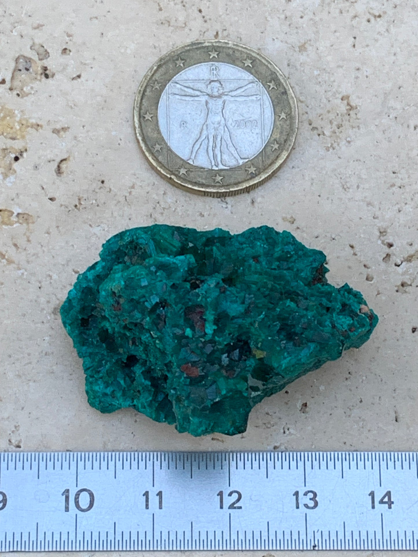 Dioptase, spécimen cristalisé de 42mm x 27 x 27 - 28 grammes ! Rare et puissante en minéralogie et lithothérapie !