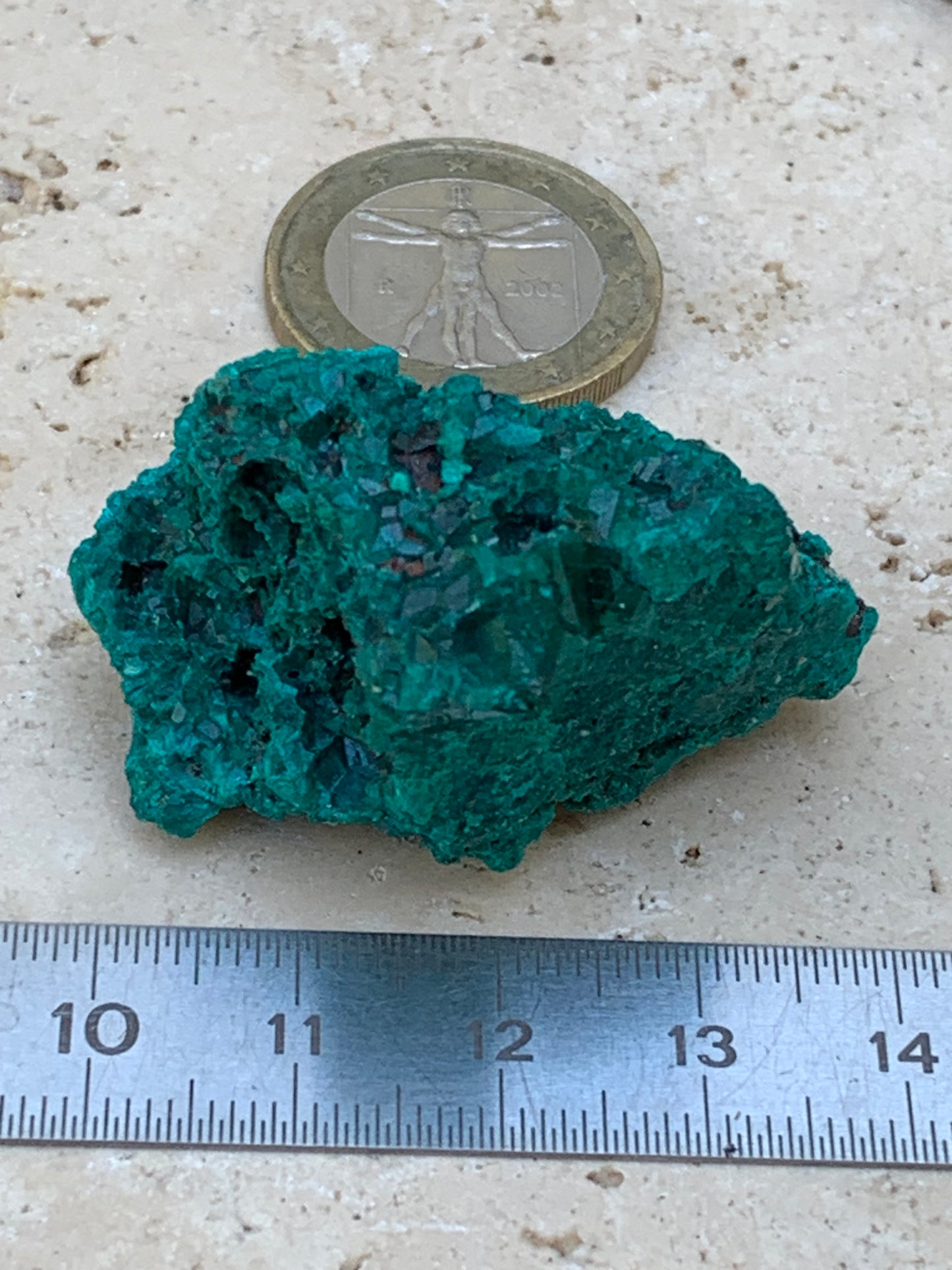 Dioptase, spécimen cristalisé de 42mm x 27 x 27 - 28 grammes ! Rare et puissante en minéralogie et lithothérapie !