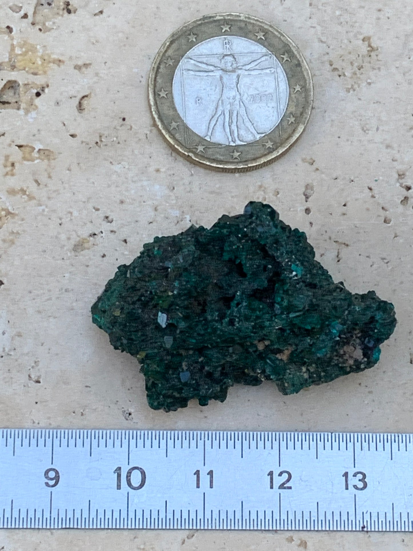 Dioptase, spécimen cristalisé de 40mm x 22 x 24 - 17,4 grammes ! Rare et puissante en minéralogie et lithothérapie !