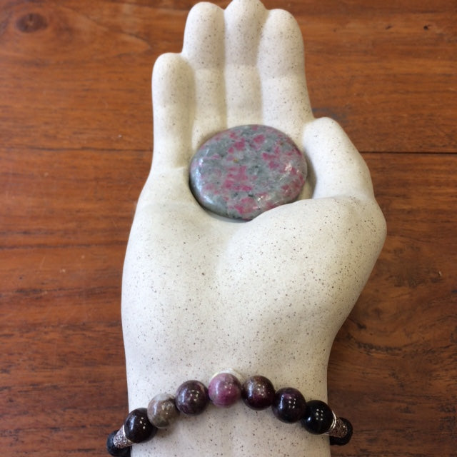 Ethnic bracelet collection... Made of 8mm lava beads and 7 semi-precious stone beads. Available in lengths from 17 to 21 centimeters. Handmade by Gem & Zen!