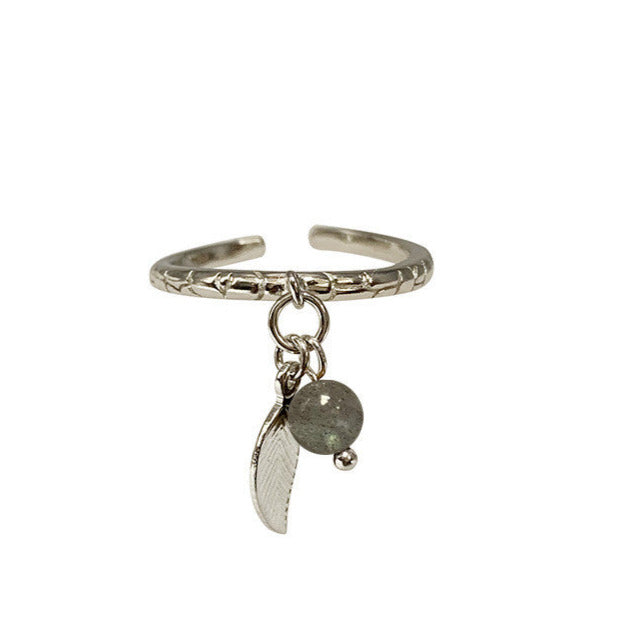 Sélection de 3 jolies bagues avec plumes et pierre au choix : œil de tigre, améthyste, labradorite. Faites en Argent 0.025 ! Taille de 50 à 60 Fr
