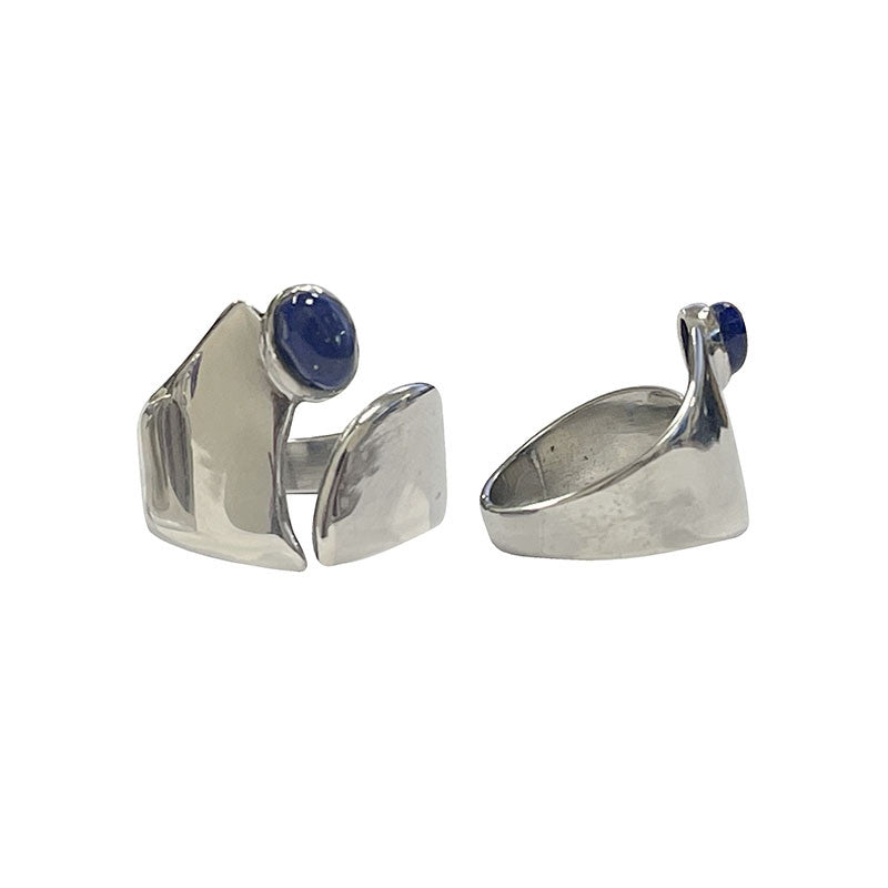 Bague en lapis lazuli, faîte en Argent 0.925. Superbe pierre au bleu pharaon ! Taille réglable !