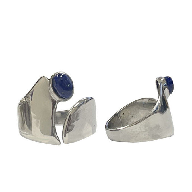 Bague en lapis lazuli, faîte en Argent 0.925. Superbe pierre au bleu pharaon ! Taille réglable !