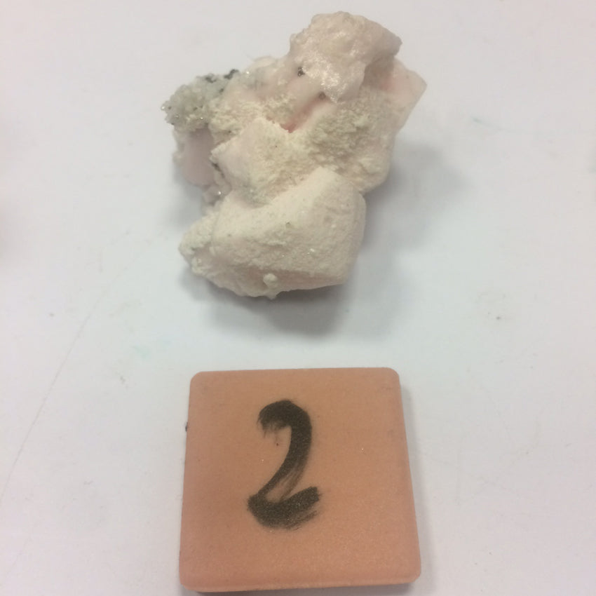 Mangano Calcite ou Calcite rose - Spécimens au choix, réagissant à l'U-V, de 40mm x 30 x 30 environ - de 15 à 30 grammes. Très belle qualité !