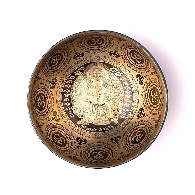 Bowl in 7 metals with engraving of 'Ganesh', size 22/24 centimeters - approximately +/- 1400/1600 grams. Sold with a suitable mallet! Magnificent piece 'handmade' in Nepal!