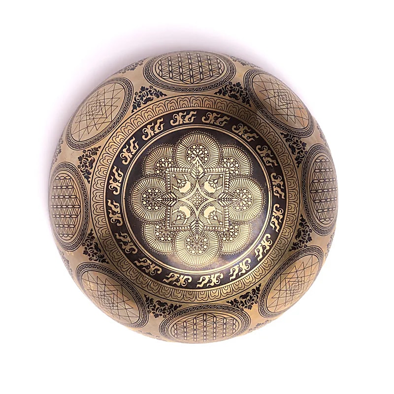 Bowl in 7 metals with engraving of 'Ganesh', size 22/24 centimeters - approximately +/- 1400/1600 grams. Sold with a suitable mallet! Magnificent piece 'handmade' in Nepal!