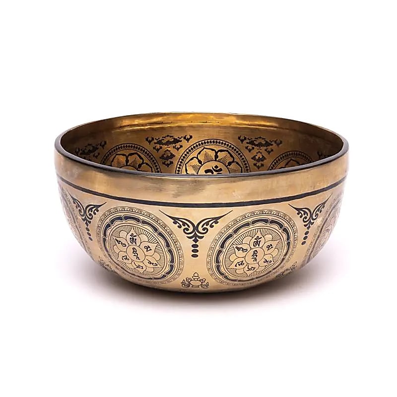 7-metal bowl with 'Shiva' engraving, measuring 22/24 centimeters - approximately 1400/1600 grams. Sold with a matching mallet! Magnificent piece, handmade in Nepal!