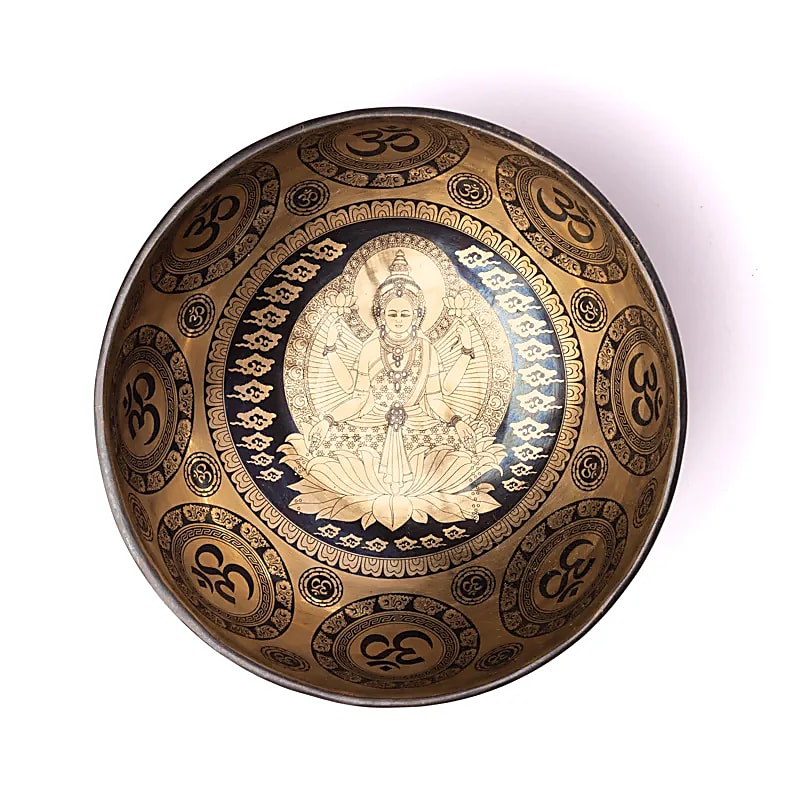 7-metal bowl with 'Lakshmi' engraving, measuring 22/24 centimeters - approximately 1400/1600 grams. Sold with a matching mallet! Magnificent piece, handmade in Nepal!