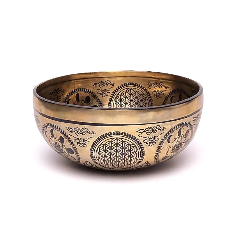 Bowl in 7 metals with engraving of the 'Flower of Life', size 22/24 centimeters - approximately +/- 1400/1600 grams. Sold with a suitable mallet! Magnificent piece 'handmade' in Nepal!