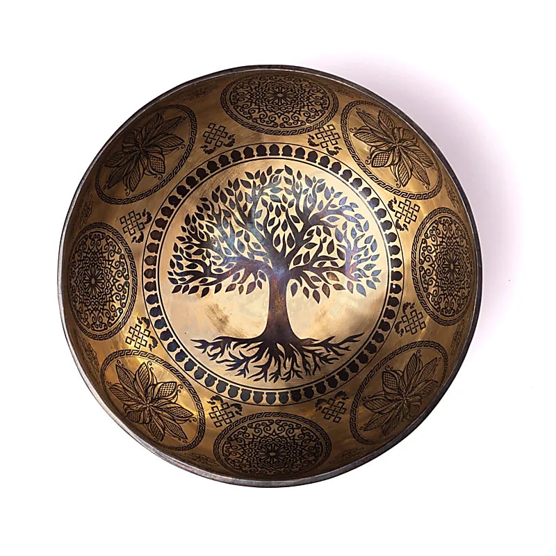 Bowl in 7 metals with engraving of the 'Flower of Life', size 22/24 centimeters - approximately +/- 1400/1600 grams. Sold with a suitable mallet! Magnificent piece 'handmade' in Nepal!