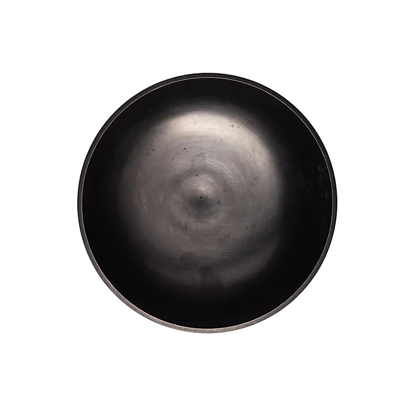Kuro-orin singing bowl, 11 centimeters (±400-500) or 13 centimeters (±650-700). Sold with a suitable mallet! Magnificent piece 'handmade' in Nepal!