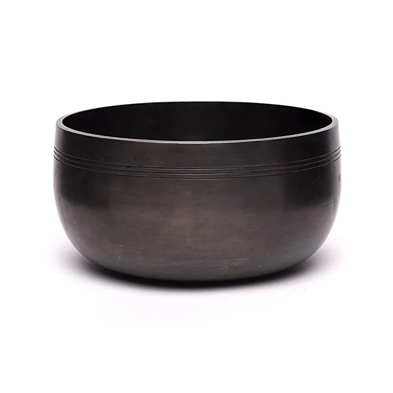 Kuro-orin singing bowl, 11 centimeters (±400-500) or 13 centimeters (±650-700). Sold with a suitable mallet! Magnificent piece 'handmade' in Nepal!