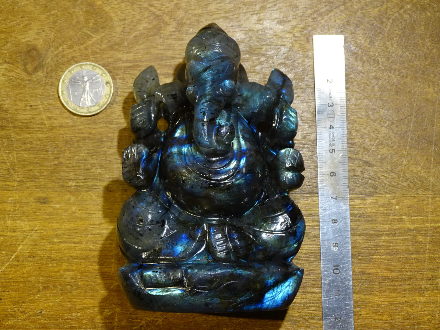 Ganesh en pierre de 'labradorite', fait main, taille de 115 millimètres de hauteur x 85 x 48 - 510 grammes. Superbe pièce aux reflets bleutés incroyable pour 1 divinité Hindouiste éternelle !