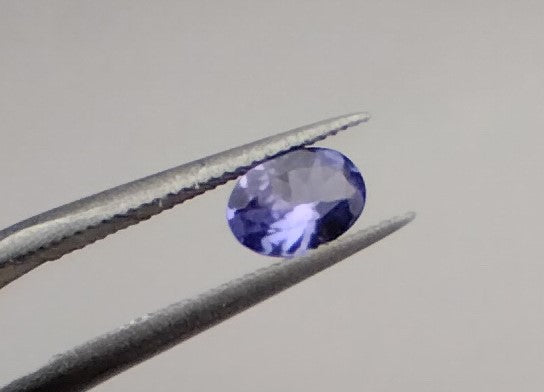 Tanzanite, superbes gemmes de 5mm x 4 x2 - 0,50 carat en moyenne. Vente à l'unité ou lot. Parfait en bijouterie, collection ,exposition...