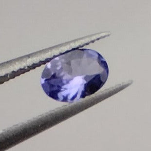 Tanzanite, superbes gemmes de 5mm x 4 x2 - 0,50 carat en moyenne. Vente à l'unité ou lot. Parfait en bijouterie, collection ,exposition...