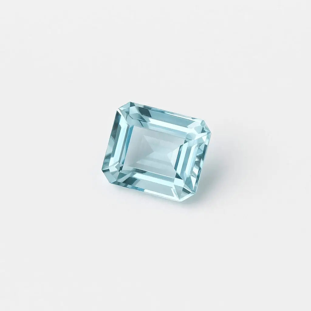 Aigue-marine, magnifique pierre fine tallée de 1,34 carat - 7 x 6mm. Parfait en bijouterie, collection ,exposition...