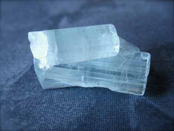 Aigue-marine, macle de cristaux naturels de 21mm x14 x11 - 17,5 grammes. Parfait en bijouterie, collection ,exposition...
