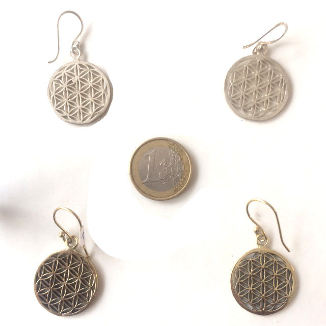 Boucles d'oreilles en forme de fleur de vie, 25 millimètres de diamètre, finition laiton argenté ou doré, parfait !