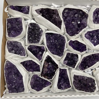 Sale by the kg/ Uruguayan Amethyst, Extra AAA quality, full box of 1.64 kilograms of druse. Perfect for exhibition, resale, collection...
