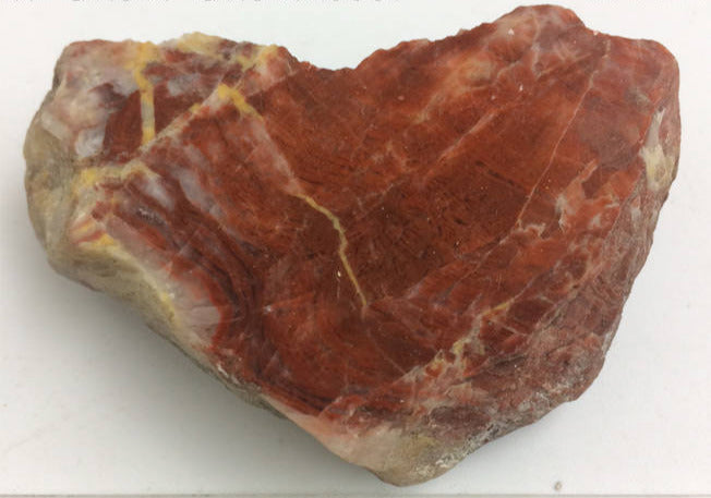 Calcite rouge, spécimen d'un cristal poli de 70 x 50 x 15mm - 43 gr.. Belle pièce de minéralogie !