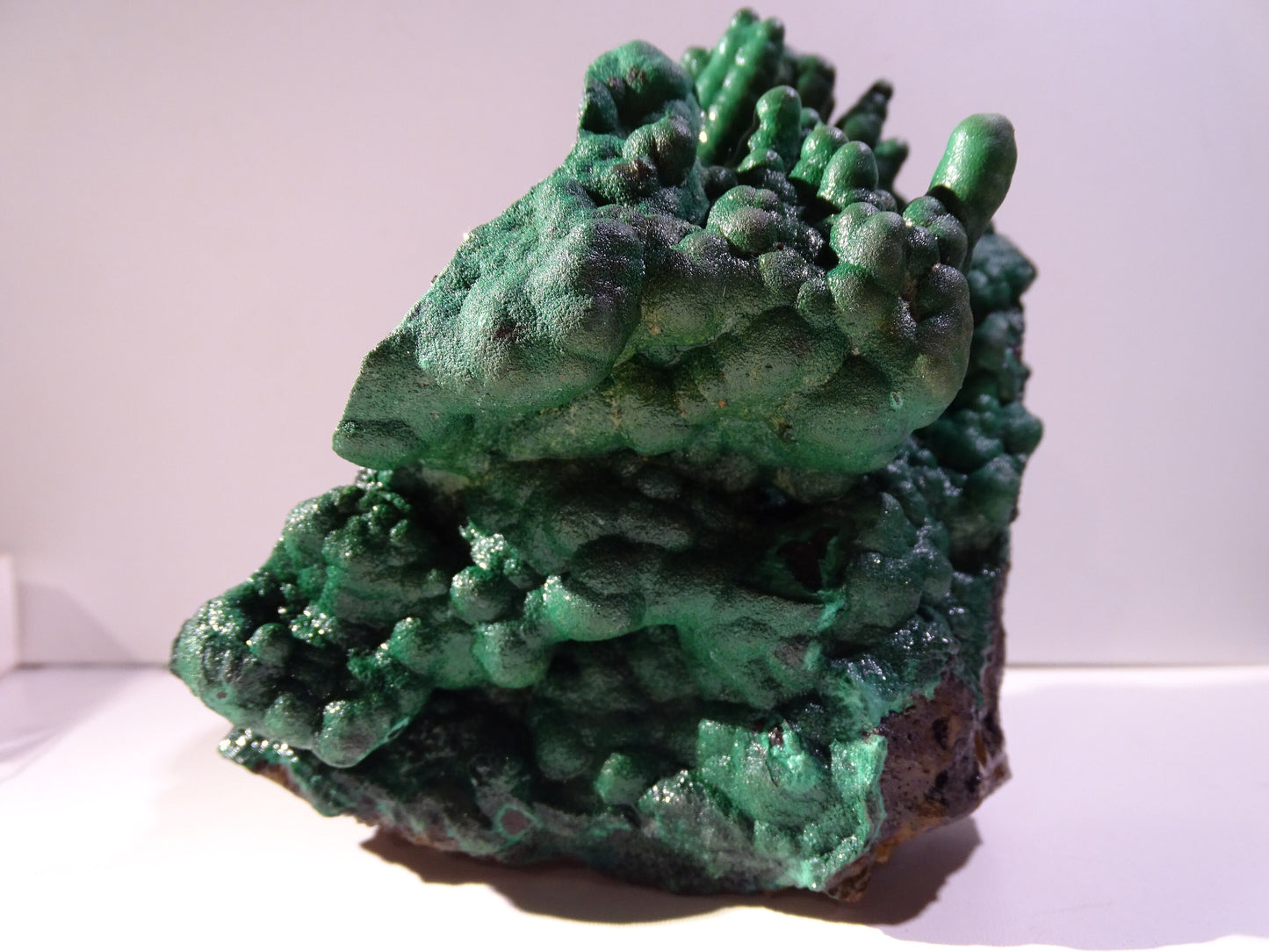 Malachite, superbe spécimen de taille XL de 723 grammes - 105mm x 100 x 75. Parfait pour une collection, exposition ou la bijouterie !