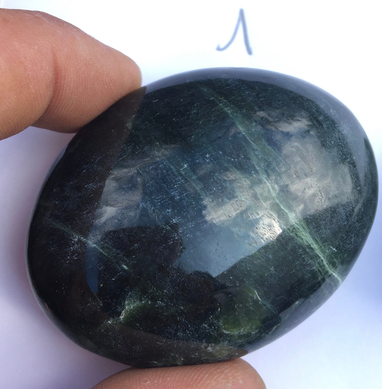 Jade néphrite - Spécimens divers au choix de 10 à 60 grammes, superbe qualité !
