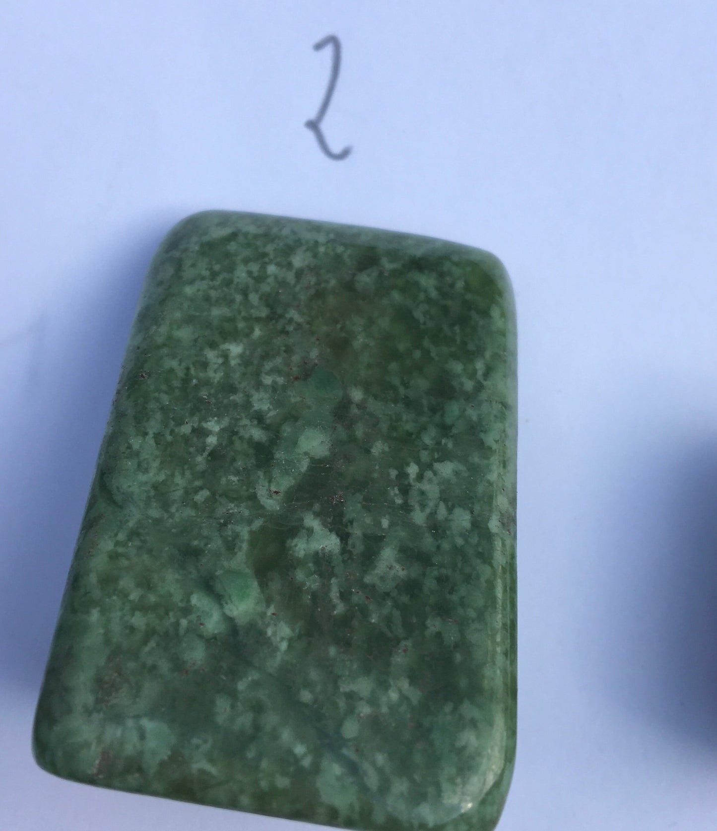 Jade néphrite - Spécimens divers au choix de 10 à 60 grammes, superbe qualité !