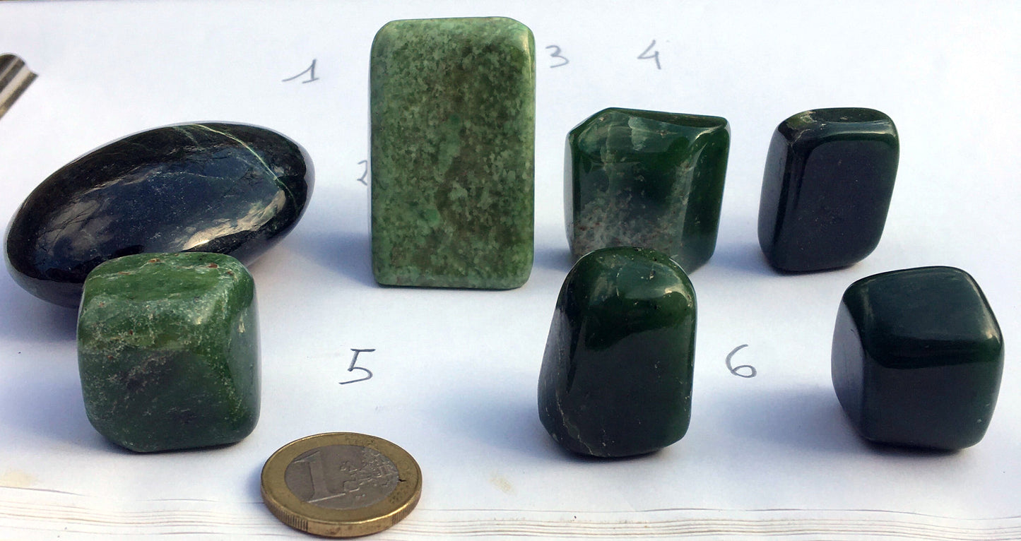 Jade néphrite - Spécimens divers au choix de 10 à 60 grammes, superbe qualité !
