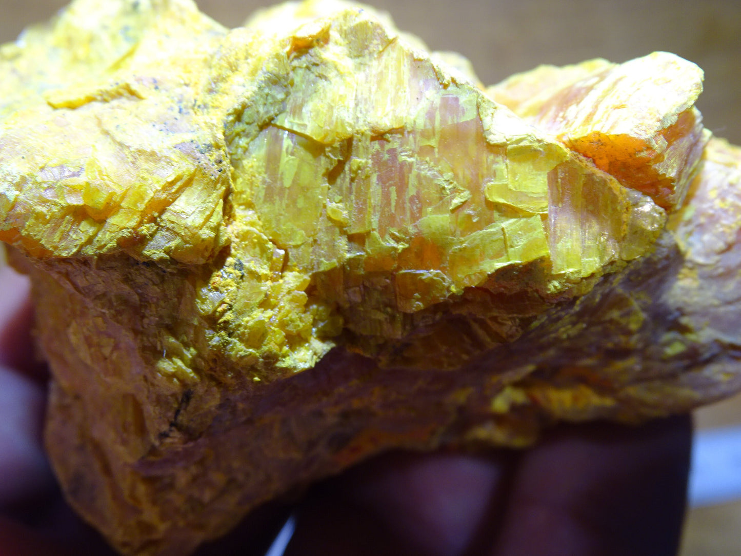 Orpiment, spéciment brut et naturel de 80 x 50 x 30 mm - 40 grammes. Magnifique pièce pour exposition, lithothérapie, collection !