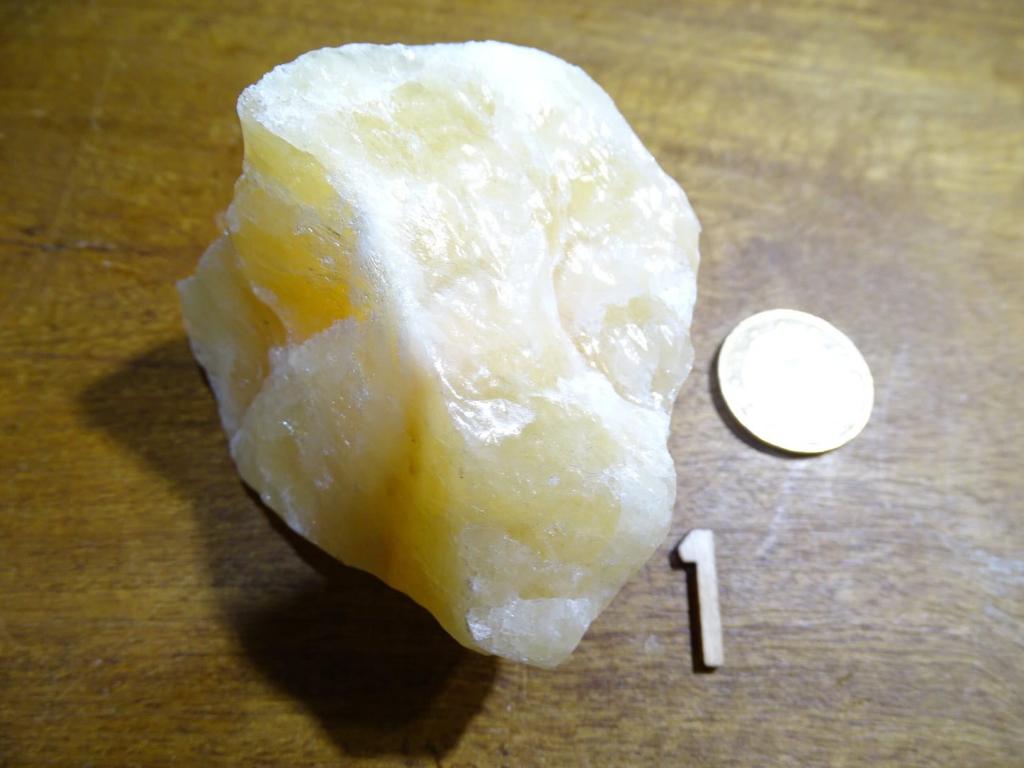 Calcite Orange, pièces naturelles brutes au choix de 50 x 40 x 40mm - 35/40 gr. environ !