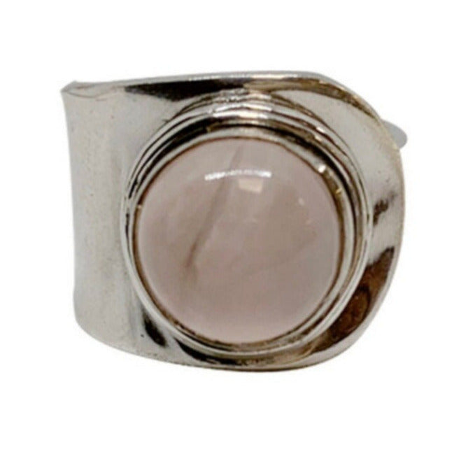 Bague en quartz rose, faîte en Argent 0.925. Superbe pierre au rose cristallin ! Taille réglable !
