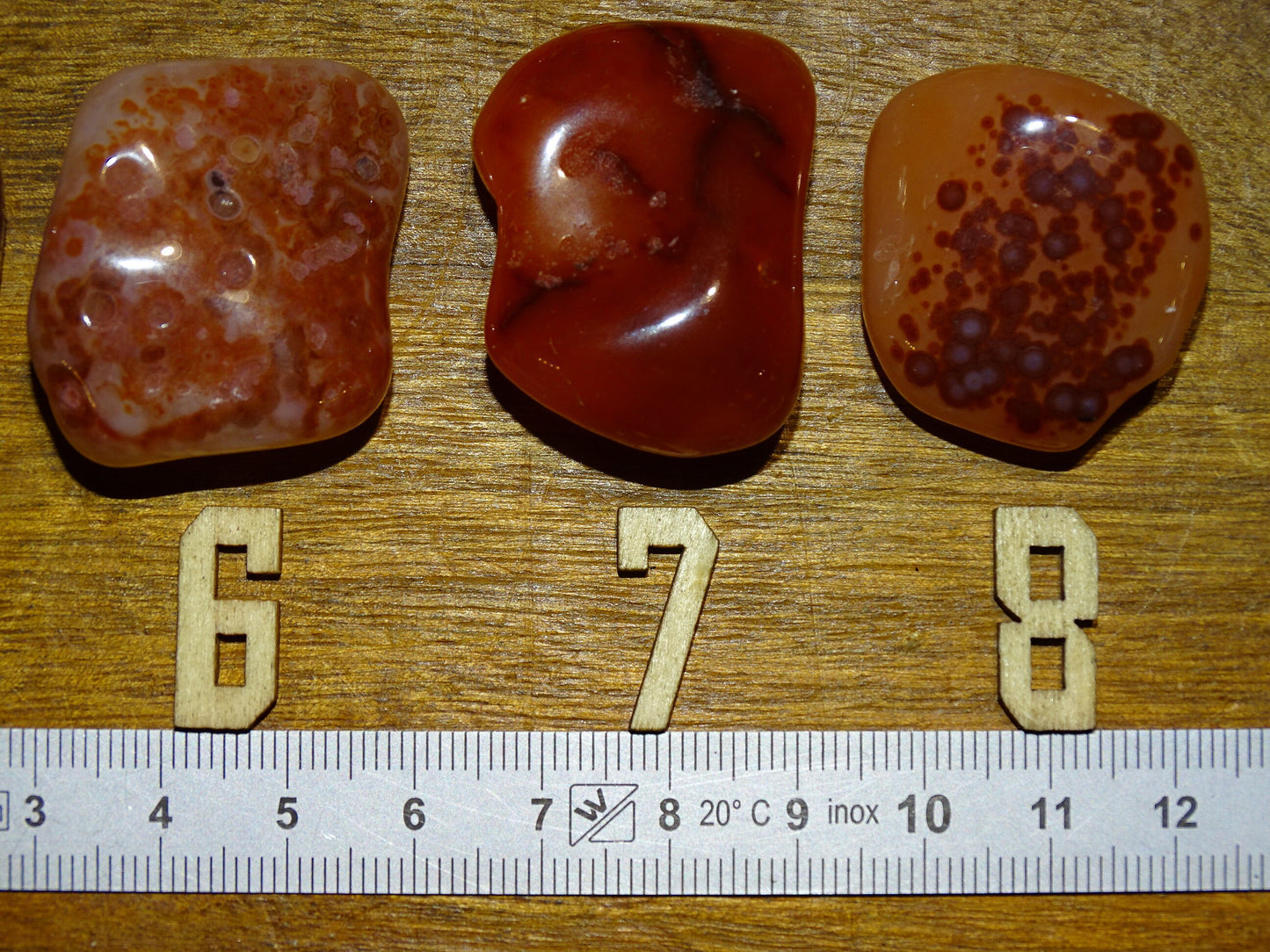 Cornaline, pierres roulées (polie), modèles au choix de 30 x 30 x 20 millimètres - de 15 à 20 grammes !
