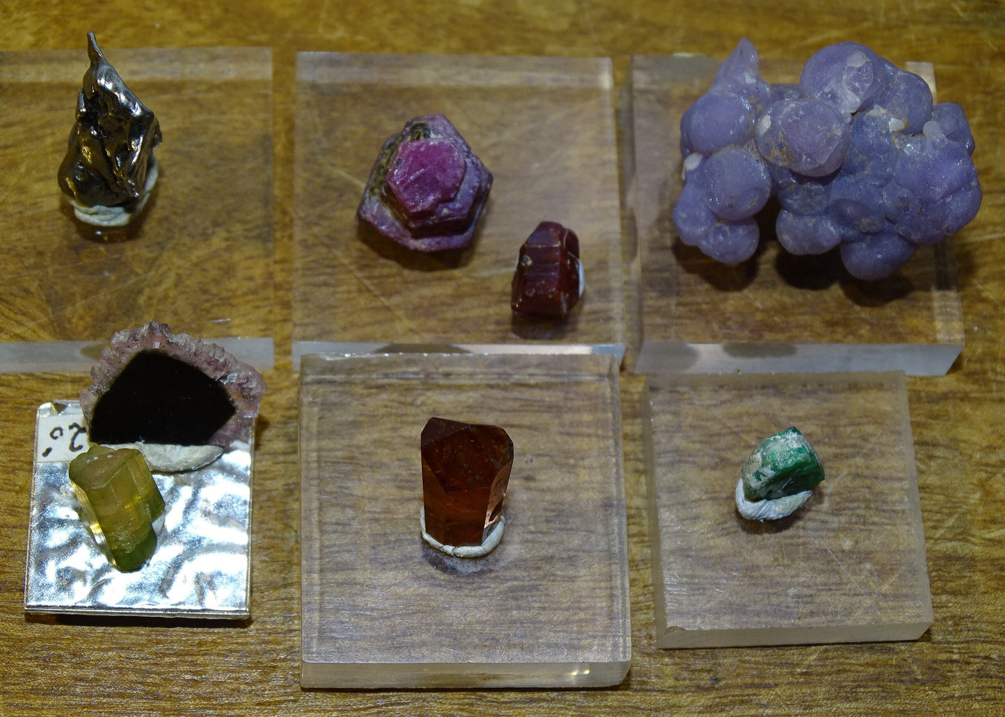 Concept 'Les jardins de Cristaux', spècimens au choix. Cristaux de valeurs, renommer pour leurs qualités de gemmes..! Petites merveilles de la nature !
