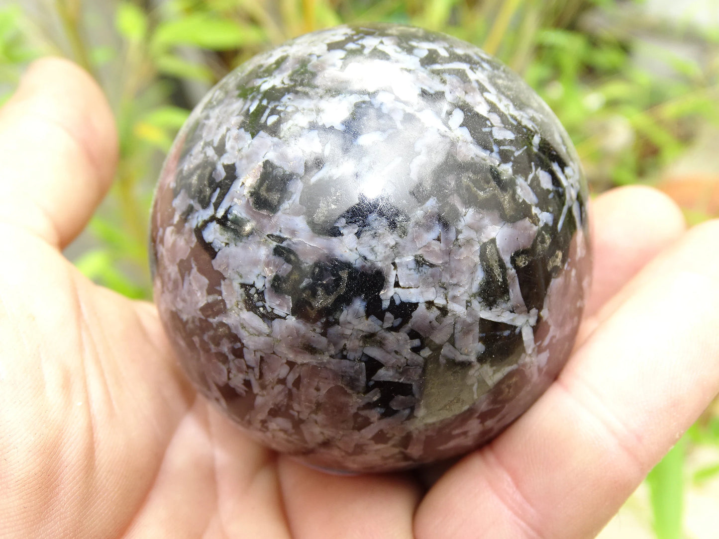 Sélection de sphères en Merlinite/ Gabbro, de 5,7 à 7,8 centimètres. Parfait pour la lithothérapie, collection, exposition...!