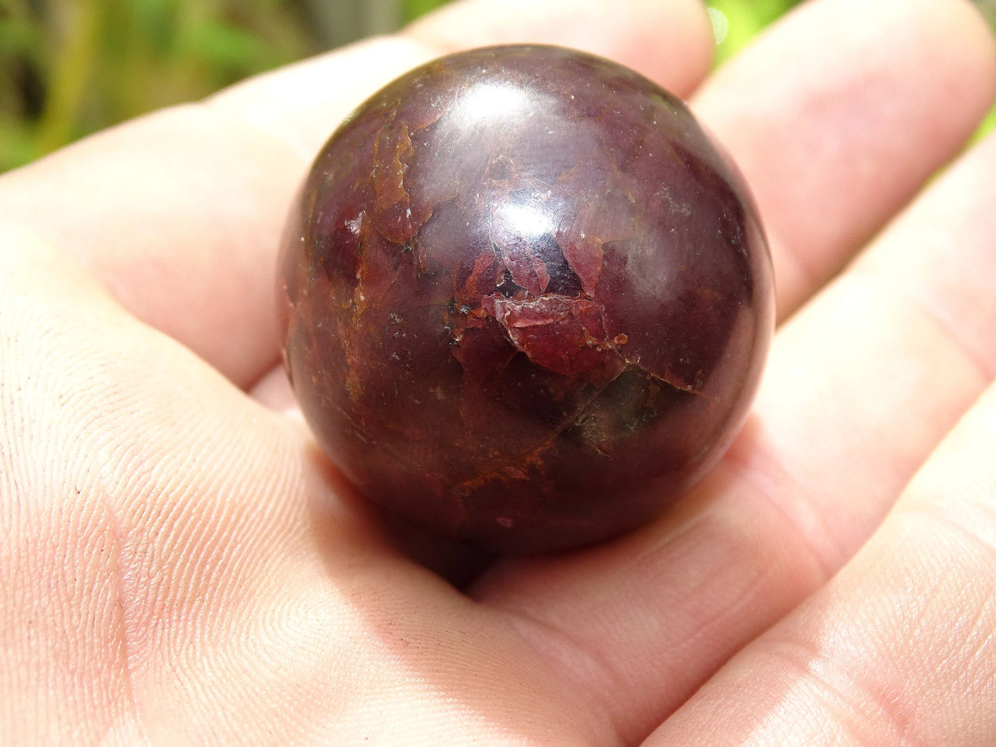 Sélection de sphères en Grenat Almandin de 2,7 à 4,5 centimètres. Parfait pour la lithothérapie, collection, exposition...!