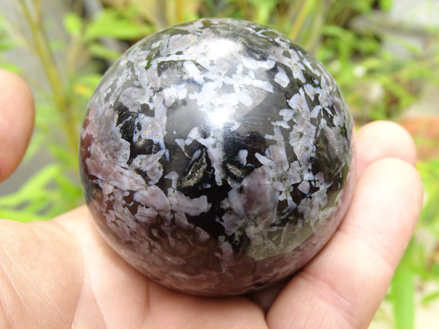 Sélection de sphères en Merlinite/ Gabbro, de 5,7 à 7,8 centimètres. Parfait pour la lithothérapie, collection, exposition...!