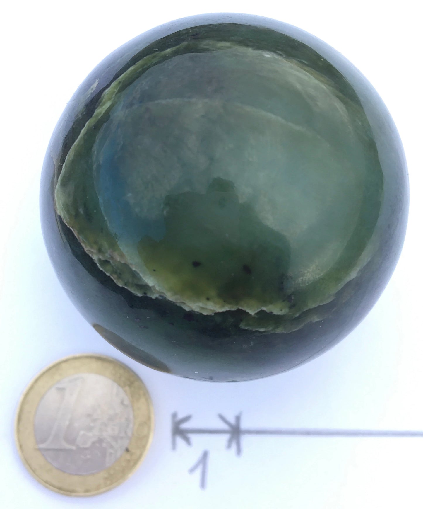 Sphère de Jade néphrite, modèle unique d'environ 50 millimètres, 195 grammes. Superbe pierre, parfait pour la lithothérapie, collection, exposition...!