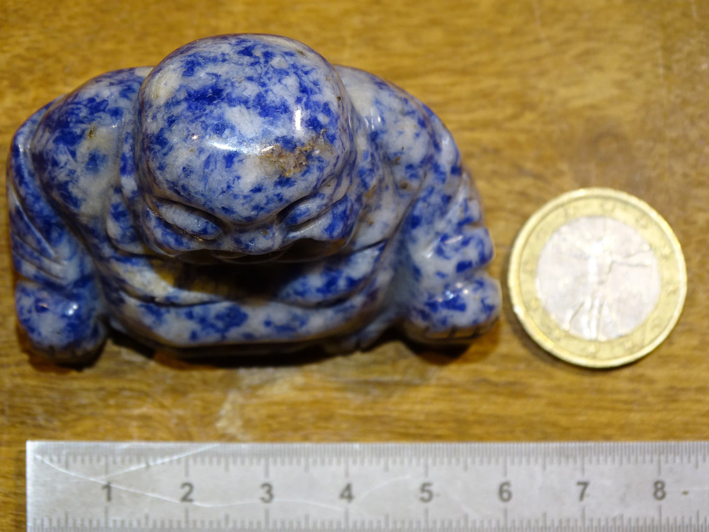 Laughing Buddha in lapis lazuli, size 50 millimeters high x 60 x 31 - very beautiful little piece!