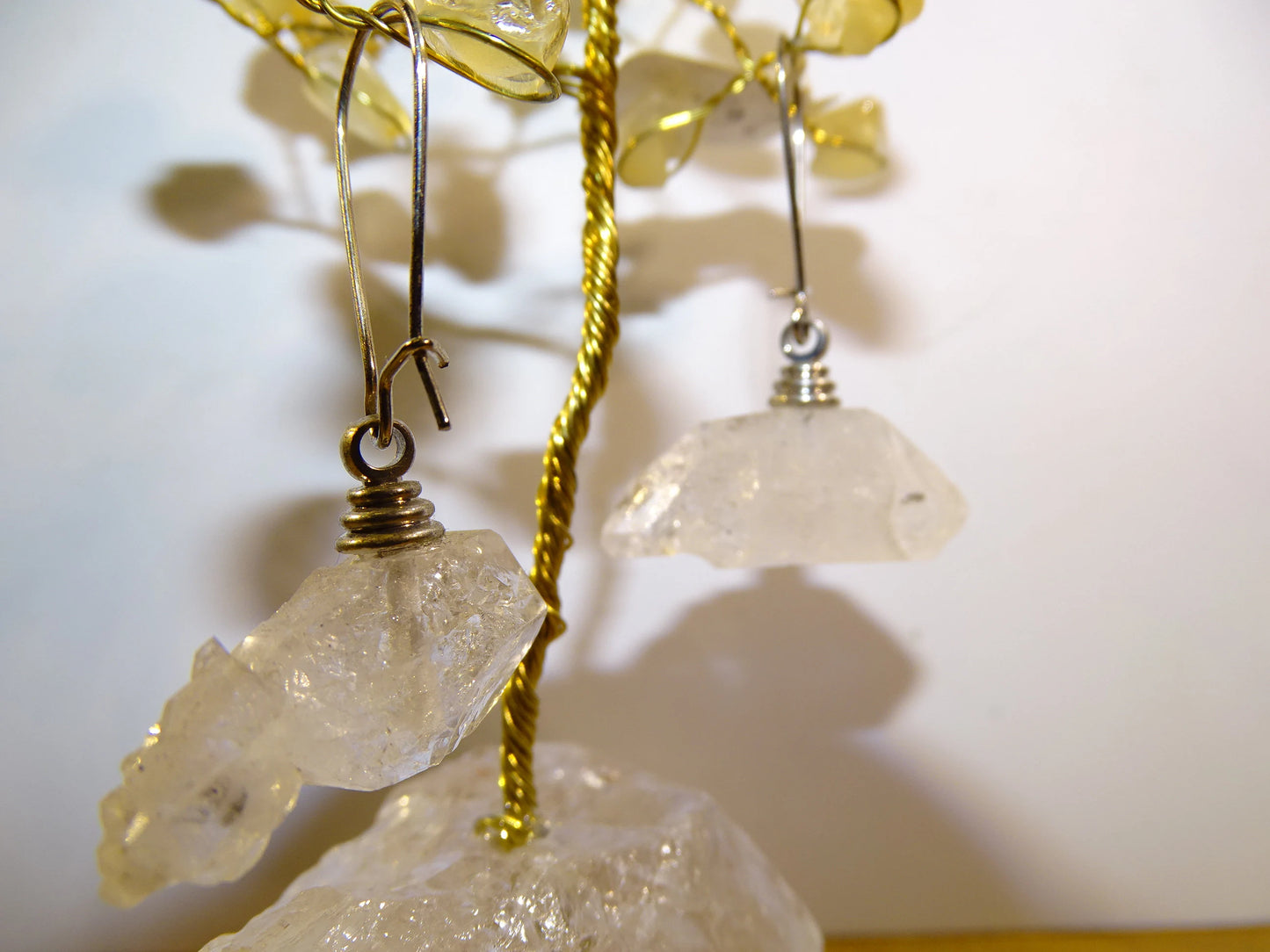 Boucles d'oreilles en cristal de roche 'Herkimer' (rare), cristaux naturels montés sur métal. Vendu en Argent ou en laiton finition argenté ou doré, qualité AA à AAA, parfait !