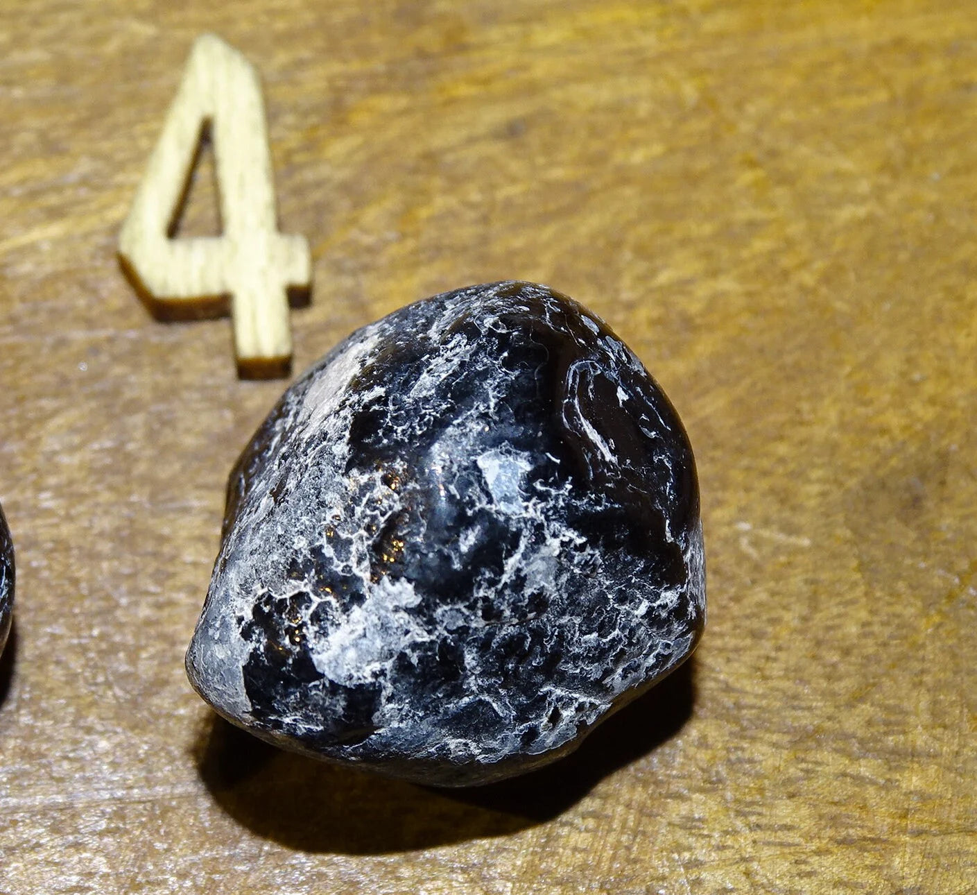 Obsidienne larme d'Apache - Pierres roulées de 15x15mm à 25x25 - 8 à 15 grammes !