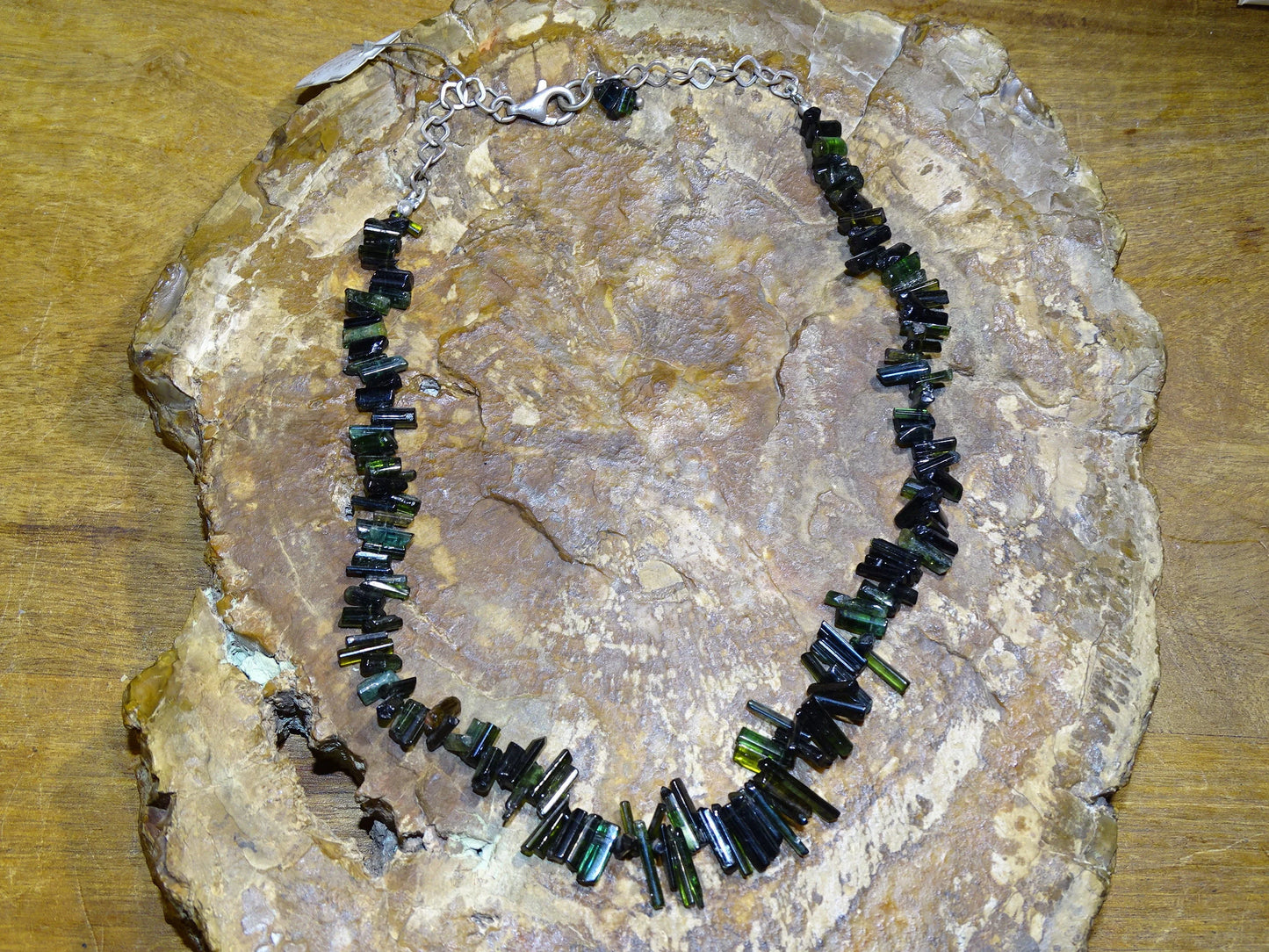 Bijoux d'exception, superbe collier en perle naturelle de tourmaline verte - verdelite, 40 centimètres de longueur, fait sur Argent ! Véritable œuvre d'art, chaque perle est un joyau !