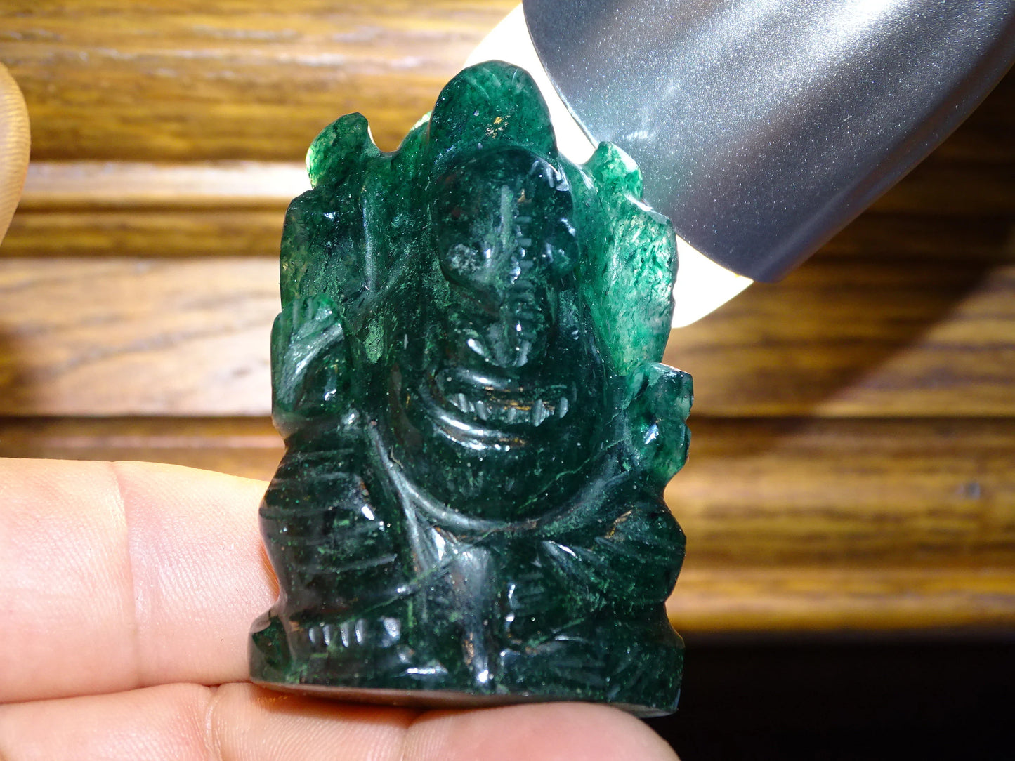 Ganesh en jadeite, fait main ! taille de 60 millimètres de hauteur x 37 x 21 - Superbe pièce d'une divinité Hindouiste !
