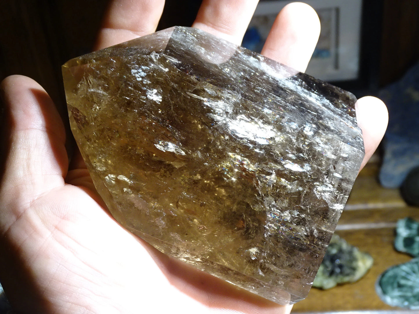 Cristal de roche fumé/ Quartz fumé, pointe laser de 105 x 82 x 49 mm - 553 grammes. Magnifique pièce pour exposition, lithothérapie, collection !