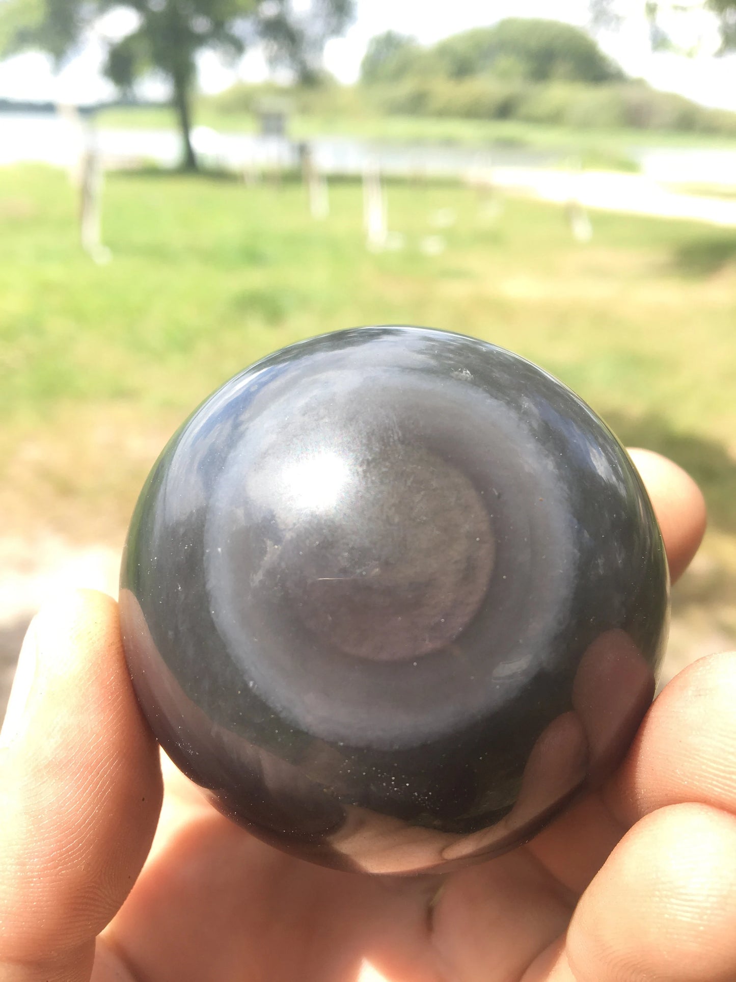 Sphère en Obsidienne 'Oeil Céleste', pièce unique de 48 millimètres - 150 grammes. Parfait pour la lithothérapie, collection, exposition...