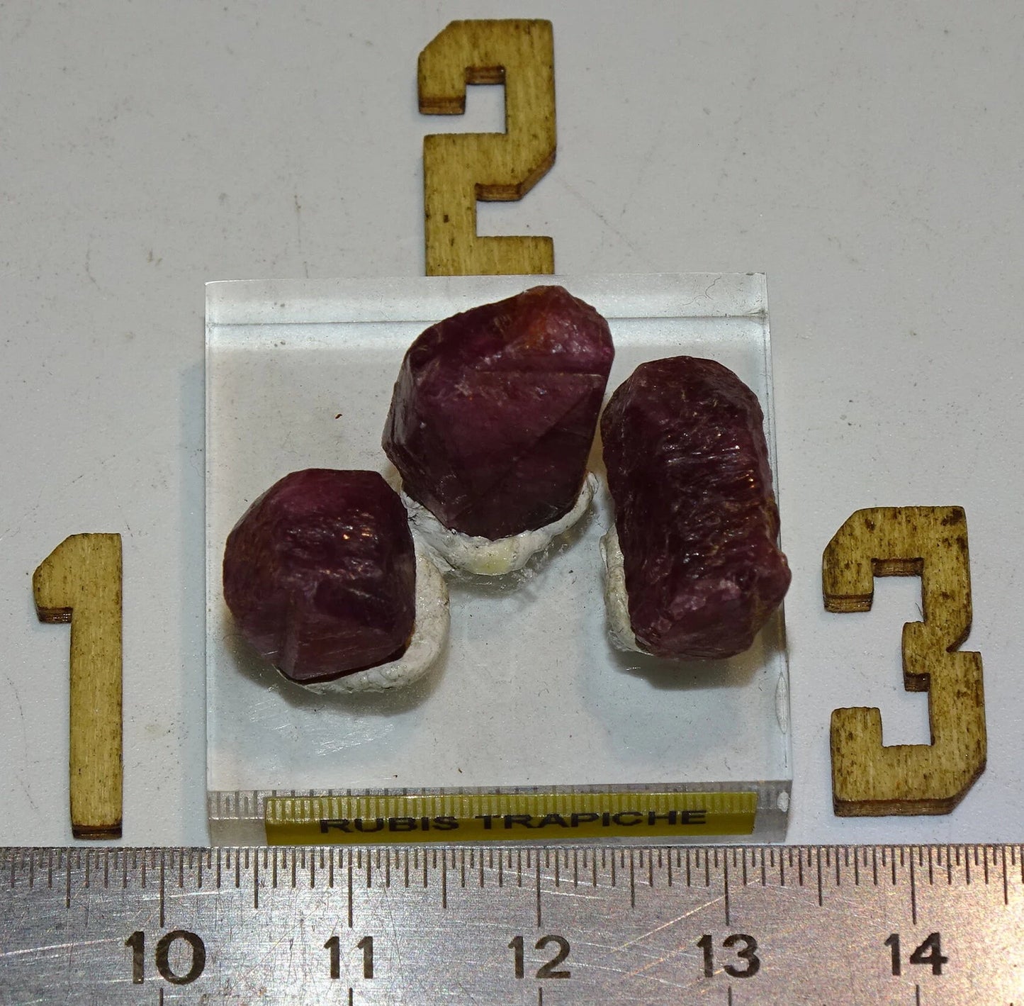 Rubis 'Trapiche', lot de 3 pièces de 10mm x7 x5 environ - 7,9 grammes/ 39,5 carats. Parfait en bijouterie, collection ,exposition...