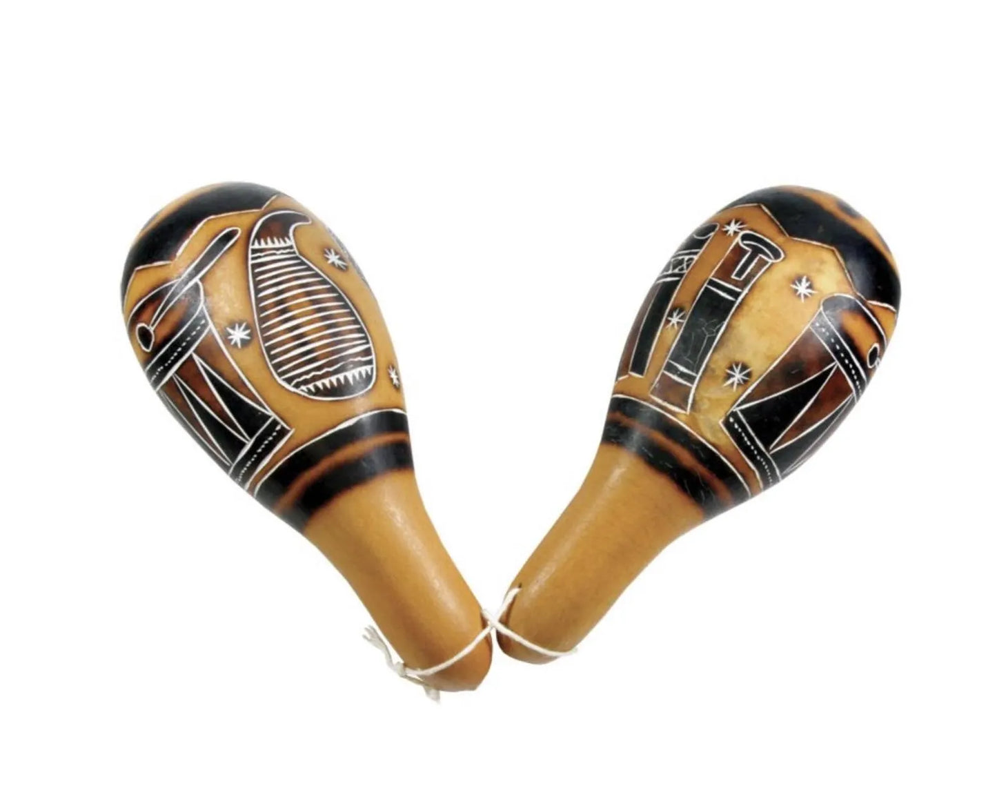 Sélection de divers modèles au choix de maracas, hochet ou shaker, fait en bois, potiron et osier... Parfait pour vos projets sonores de danses ou pour des cadeaux originaux !